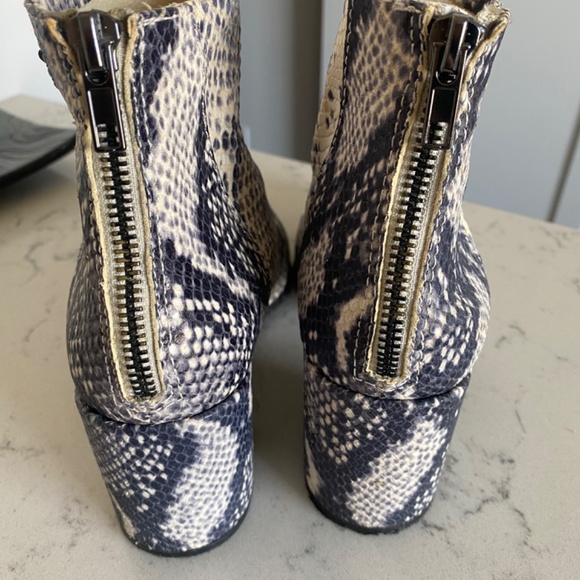 Steve Madden snake skin boots - Picture 5 of 6